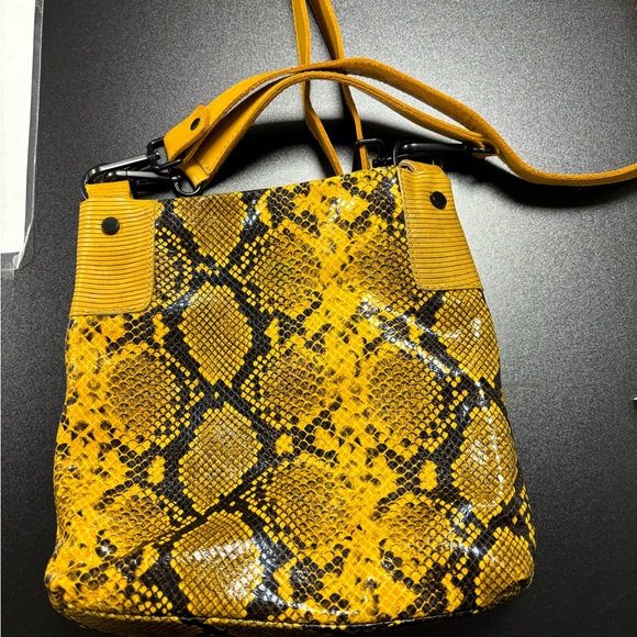 • Daniella Lehavi Leather Shoulder Bag NWOT - Picture 2 of 5